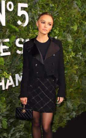 Lily-Rose Depp a offert une véritable leçon de style à la française lors de cette soirée mode new yorkaise.