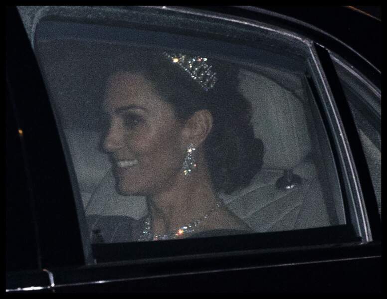La jeune femme de 37 ans était coiffée de la célèbre tiare Lover's Knot, prêtée par la reine Elizabeth II.