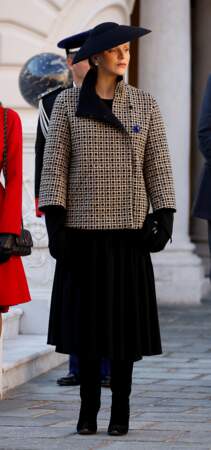 Charlène de Monica opte pour la très sobre jupe midi plissée noire lors de la fête Nationale monégasque à Monaco, le 19 novembre 2018. 