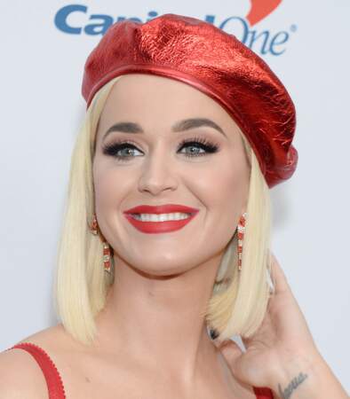 le rouge mat, un must pour les blondes aux yeux bleus comme Katy Perry.