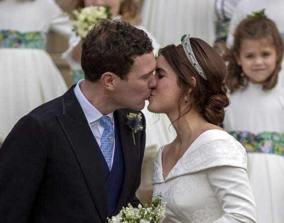 La princesse Eugenie d'York s'unissait à Jack Brooksbank le 12 octobre 2018. Mais les amoureux ont été obligé de changer de date, à cause de Harry et Meghan Markle.