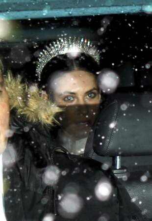Tatiana Santo Domingo et ses convives ont dû braver la neige lors de son mariage religieux à Gstaad le 1er février 2014.