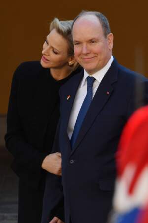 La princesse Charlene et le prince Albert II de Monaco très proches, lors de la réception du couple présidentiel chinois, le 24 mars 2019.