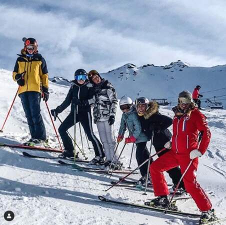 Puis direction les pistes de ski de val d'Isère pour Alessandra Sublet et sa bande de copines. 