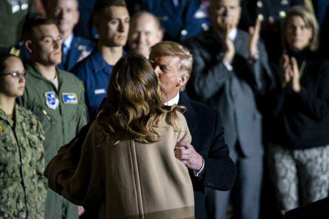 Le baiser de Melania et Donald Trump, le 20 décembre 2019 sur une base aérienne dans le Maryland