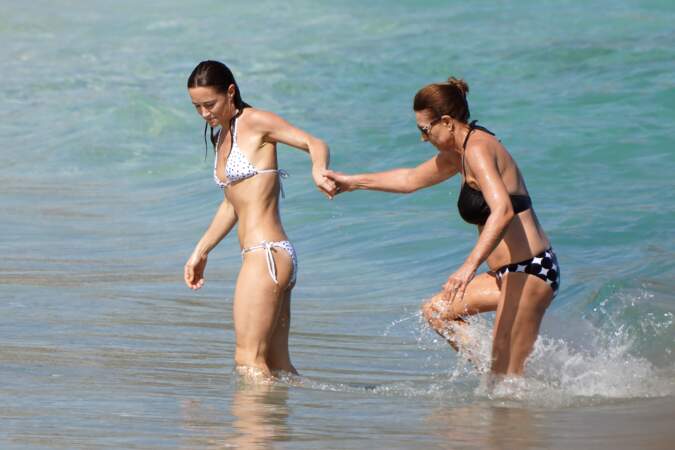 Pippa Middleton et sa mère Carole à la plage