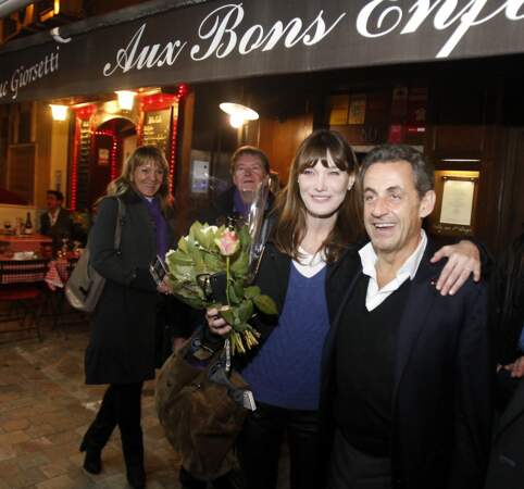 Nicolas Sarkozy et sa femme Carla Bruni sont allés dîner au restaurant "Aux Bons Enfants"à Cannes pour fêter la Saint-Valentin le 14 février 2014, plus amoureux que jamais.