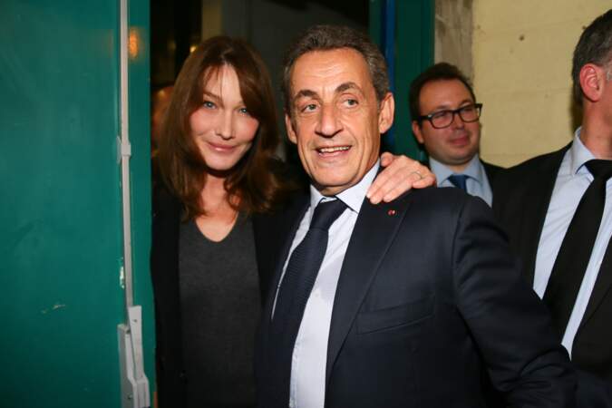 Carla Bruni tente de ne rater aucun des meetings de son mari Nicolas Sarkozy, lui prouvant une fois de plus qu'elle est son meilleur soutien, comme ici en novembre 2016 en banlieue parisienne.