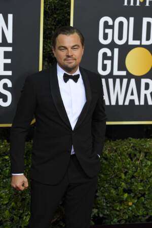 Leonardo DiCaprio toujours aussi chic dans un costume Armani Privé.