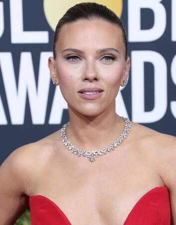 Un maquillage simple et lumineux pour Scarlett Johansson.