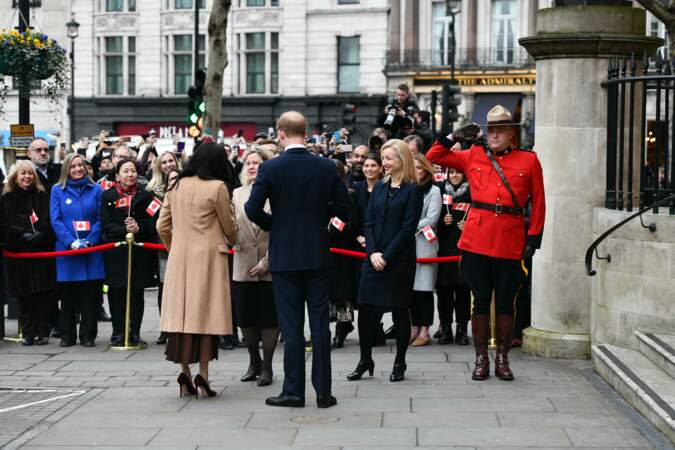 Le prince Harry, duc de Sussex, et Meghan Markle acclamés à la Canada House à Londres, le 7 janvier 2020.