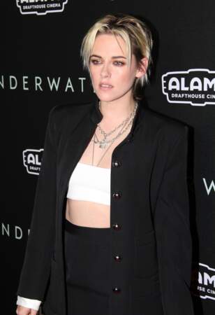 Kristen Stewart fidèle à son collier cadenas, lors de la projection du film "Underwater" à Los Angeles le 7 janvier 2020.