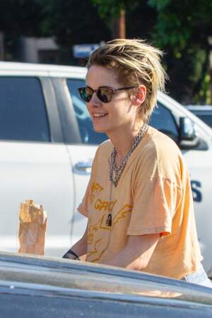 Kristen Stewart au quotidien ne quitte jamais son collier cadenas, le 25 novembre 2019.