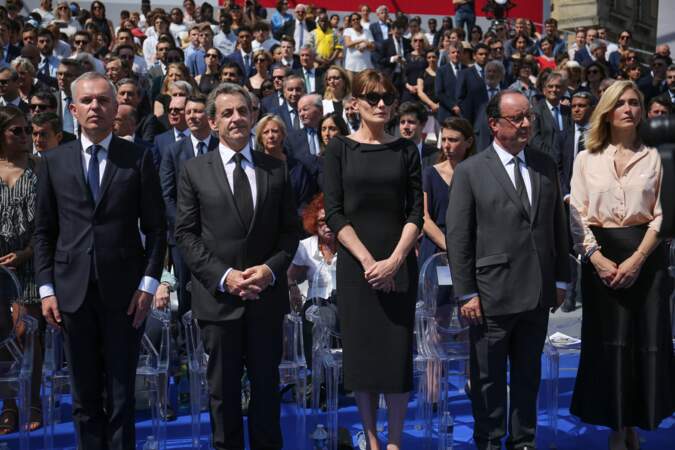1 er juillet 2018 : François Hollande et Julie Gayet étaient aux côtés de Nicolas Sarkozy et de Carla Bruni lors de la Cérémonie d'entrée de Simone Veil et de son époux, Antoine, au Panthéon. C'est une apparition dite 'politique', apparition relativement rare dans leur cas.  
