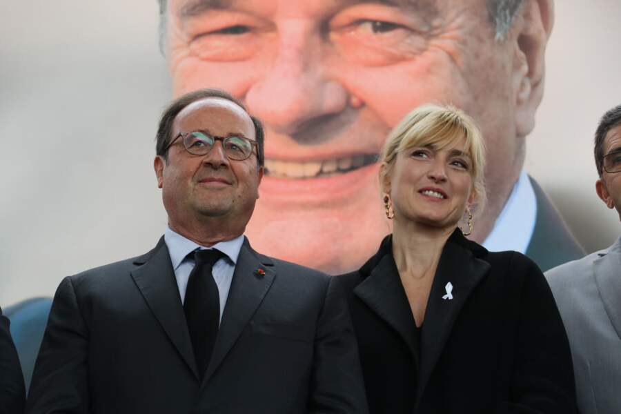 5 octobre 2019 : François Hollande et Julie Gayet lors d'un hommage en mémoire de Jacques Chirac au musée en Corrèze. 