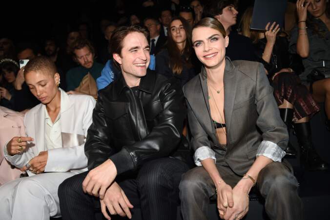 Au Front Row Dior, Robert Pattinson et Cara Delevingne complices.