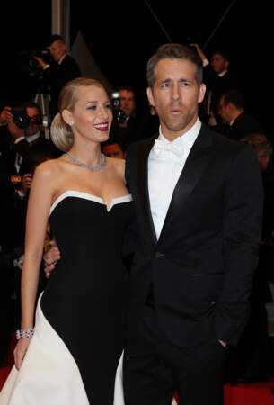 Blake Lively et son mari Ryan Reynolds parfaitement assortis lors du festival de Cannes 2014. 