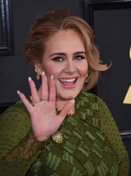 12 février 2017 : La chanteuse Adele sublime et mariée lors de la cérémonie des Grammy Awards à Los Angeles.