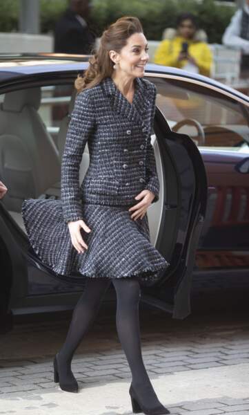 Kate Middleton très en beauté avec cet ensemble en tweed Dolce & Gabbana