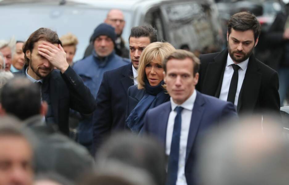 Tristan Bromet et Brigitte Macron - Arrivées aux obsèques de Michou en l'église Saint-Jean de Montmartre à Paris. 