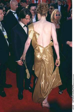 Nicole Kidman porte une robe dorée très sexy avec un joli dos nu pour la 72e cérémonie des Oscars