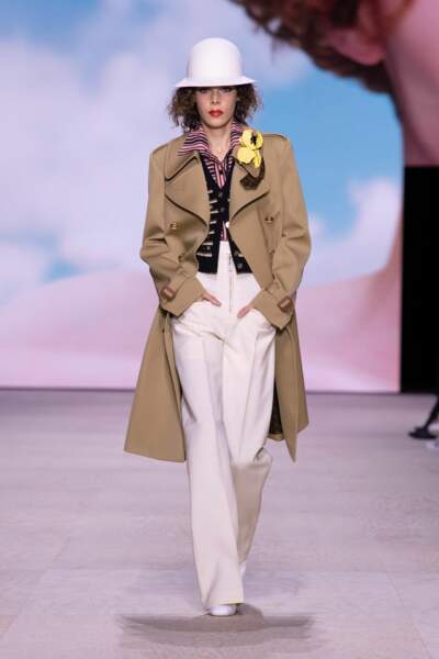 Trench coat en laine et nylon, 3 900 €, Louis Vuitton.