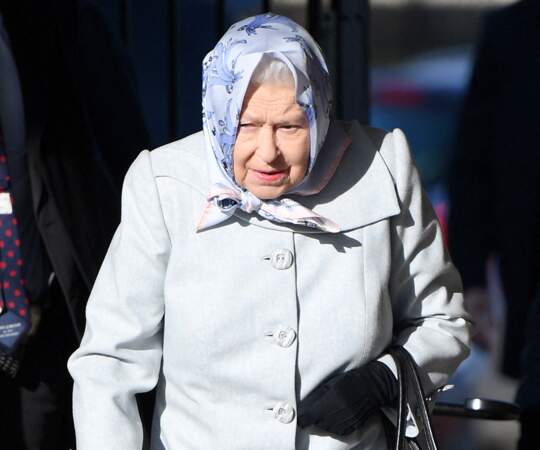 La reine Elizabeth II arrive à Londres.