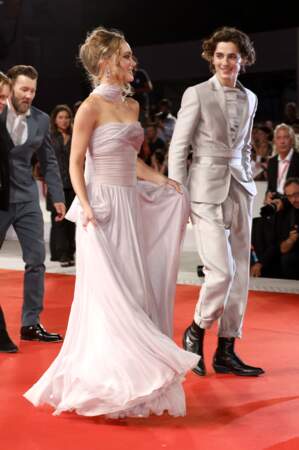 Lily-Rose Depp et Timothée Chalamet sur le tapis rouge du film "The King" lors du festival du film à Venise le 2 septembre 2019