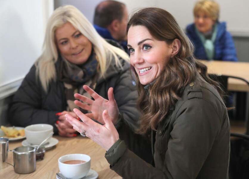 Cette apparition de Kate Middleton à Newtownards préfigurait aussi un séjour officiel du couple de Cambridge en Irlande du Nord du 3 au 5 mars 2020.