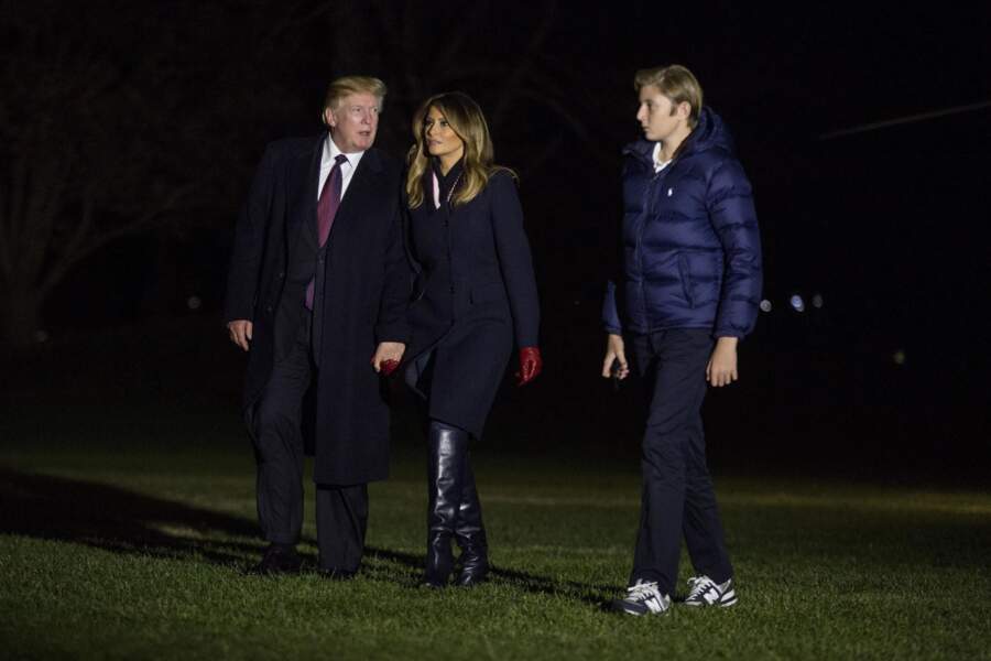 Barron Trump, sa mère et son père arrivant à la Maison Blanche le 25 novembre 2018