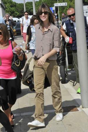 Charlotte Gainsbourg en chemise d'homme