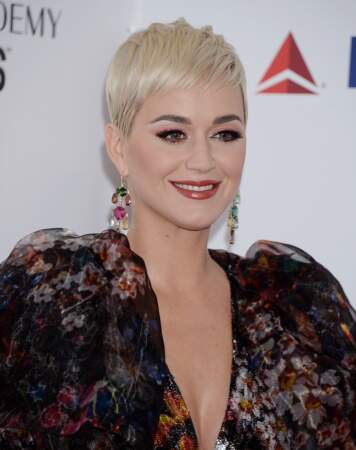 Katy Perry prouve qu'un visage rond peut se permettre une coupe garçonne