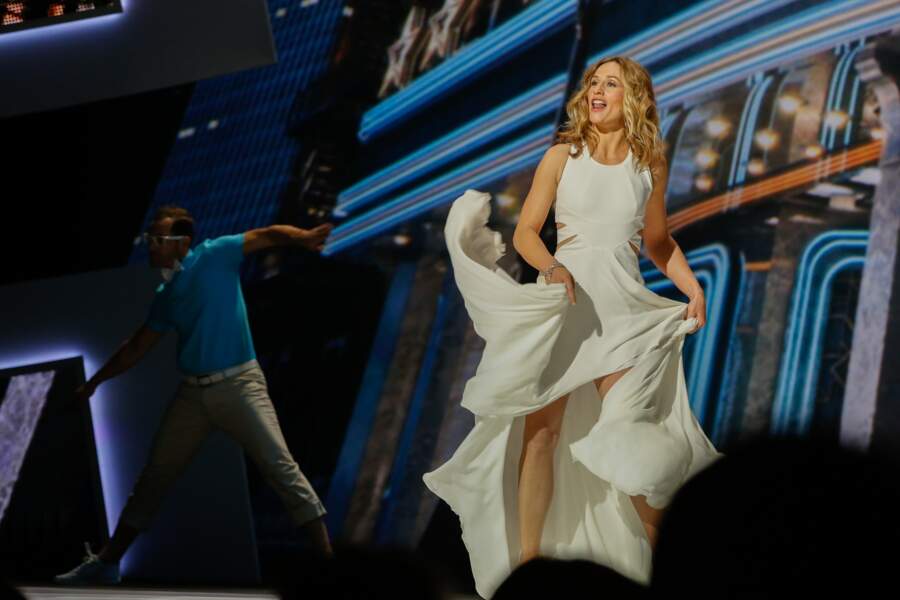 À l'occasion des Césars de 2014, Cécile de France porte une jolie robe blanche immaculée qui rappelle sans effort, le style de Marilyn Monroe. 