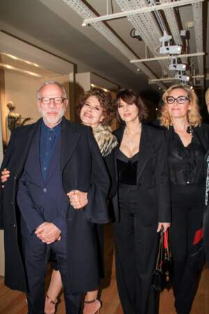 Monica Bellucci fait partie des heureux chanceux qui ont pu voir avant tout le monde l'oeuvre de Christian Louboutin au Palais de la Porte Dorée