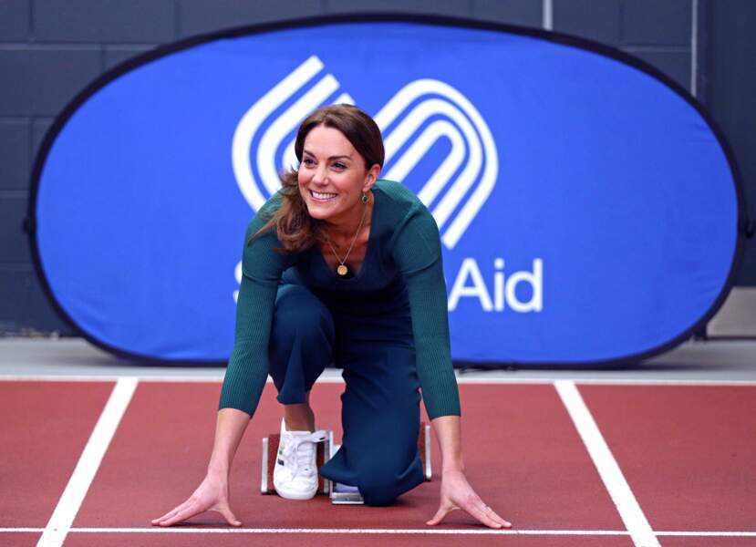 Kate Middleton dans les starting blocks au stade olympique de Londres