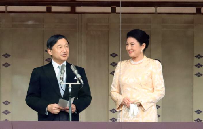 Fille d'un diplomate, Masako Owada a d'abord refusé d'épouser le prince héritier Naruhito du Japon, préférant s'accomplir à son tour dans la diplomatie et les affaires étrangères.