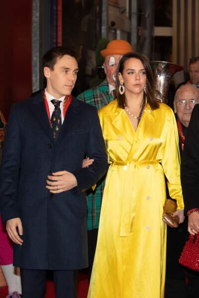 Pauline Ducruet accompagnée de son frère, Louis, porte une sublime robe-portefeuille jaune en satin de sa marque, Alter, à la soirée de Gala du 44e Festival du Cirque de Monte-Carlo à Monaco le 21 janvier 2020.