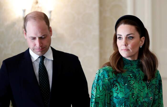  Kate Middleton porte à nouveau son serre-tête large avec sa robe verte.