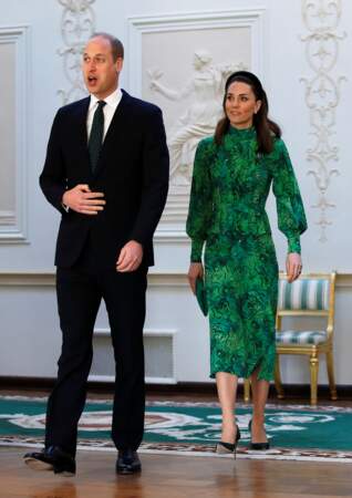 Kate Middleton très élégante, maîtrise totalement la diplomatie de la mode.
