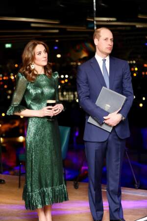 En compagnie de son mari William, Kate Middleton signe à Dublin un nouveau sans-faute mode