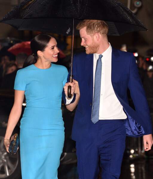 Meghan Markle et le prince Harry, si complices, ont su attirer les regards lors de son retour officiel à Londres