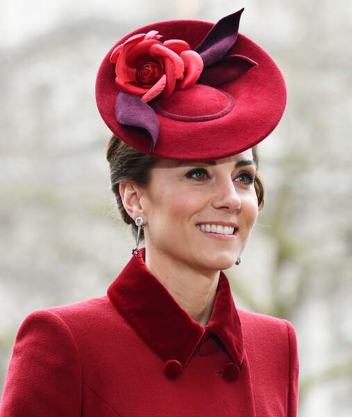 Kate Middleton avec un sublime bibi posé sur un chignon ultra sophistiqué de Sally Ann Provan