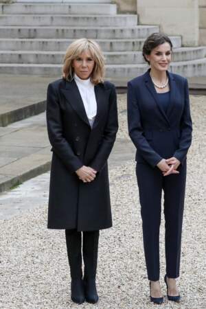 La première dame Brigitte Macron avec la reine Letizia d'Espagne à l'Elysée
