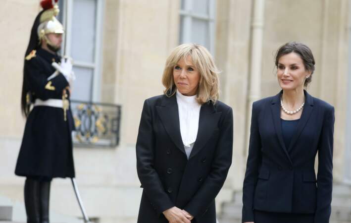 La première dame Brigitte Macron et la reine Letizia d'Espagne rivalisent d'élégance