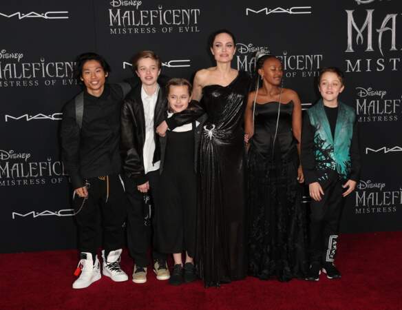 Shiloh Jolie-Pitt en compagnie de sa mère, Angelina Jolie et ses frères et soeurs à l'occasion de la première de "Magnificent" en septembre 2019.
