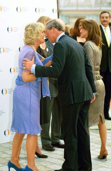 Camilla et le prince Charles lors d'une soirée à Londres le 27 juin 2001