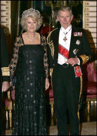 Camilla et Charles lors d'une réception à Buckingham, le 25 octobre 2005. 