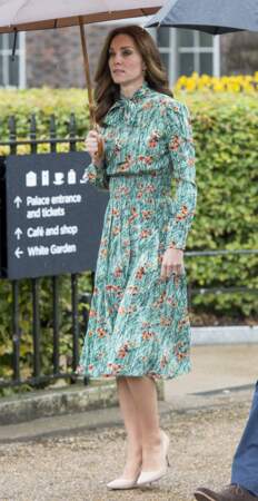 Kate Middleton ravissante en robe Prada le 30 août 2017.
