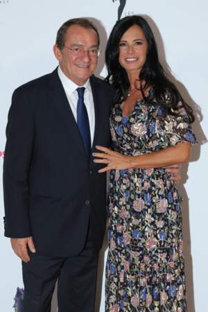 Jean-Pierre Pernaut continue de s'afficher au côté de son épouse, comme lors de ce gala de charité organisé à Paris en 2017