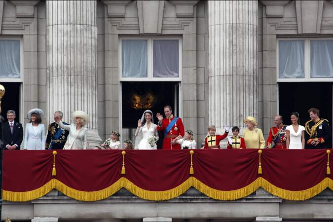 Le prince Philip et la famille royale d'Angleterre lors du mariage de Kate et William, en 2011.